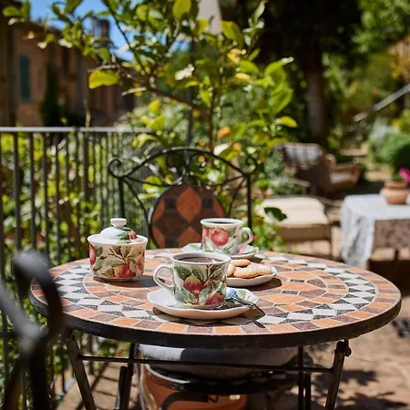 Residenza Stuart - Red - Dimora Storica *