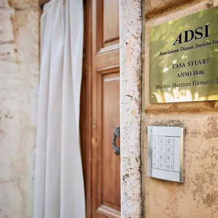 Residenza Stuart - Red - Dimora Storica *