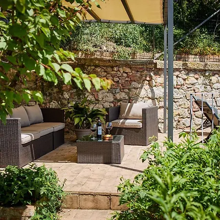 Residenza Stuart - Red - Dimora Storica * Montepulciano Stazione